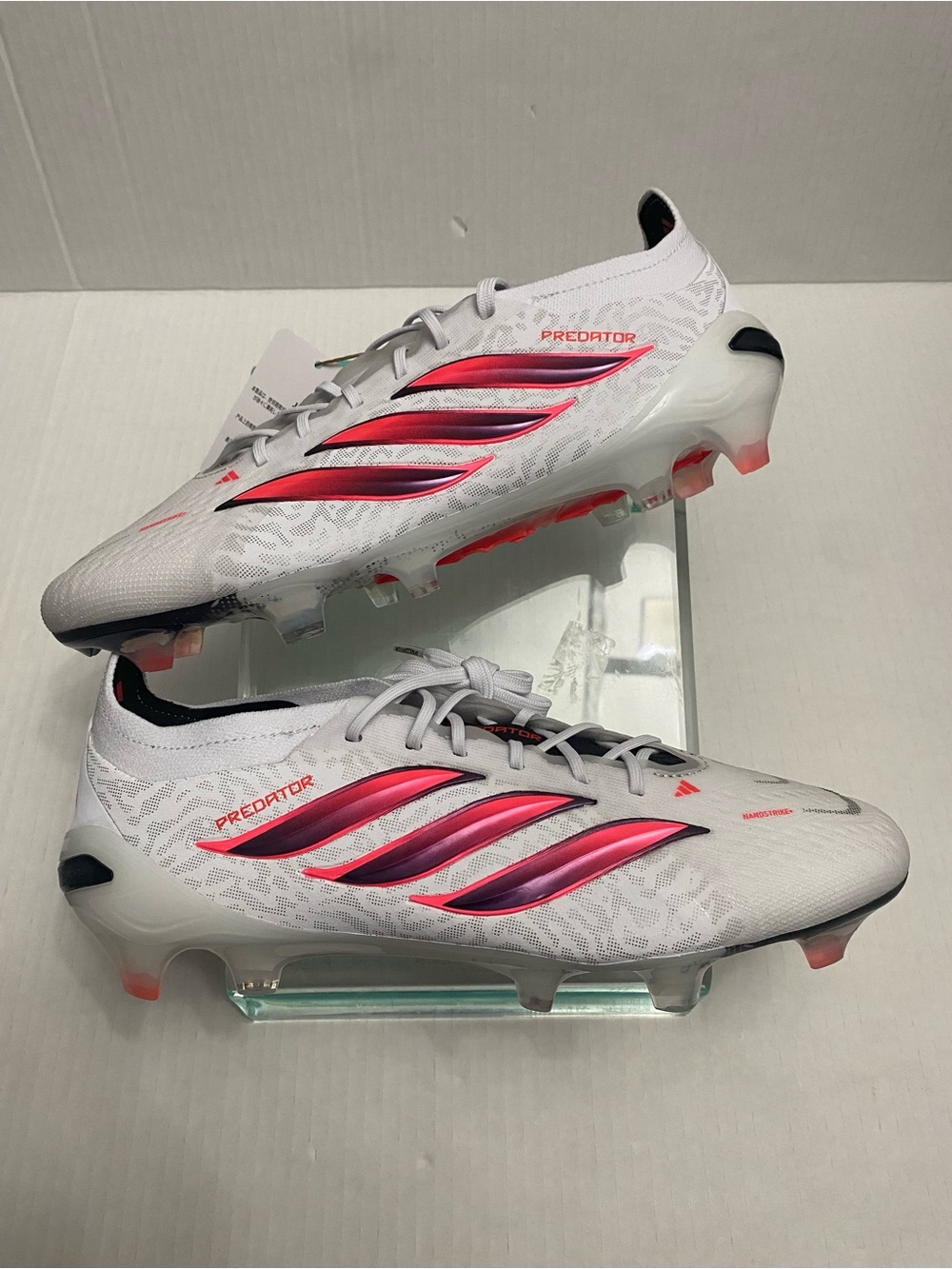 High end  Adidas Predator Men's White and Pink Soccer Cleats elite model sz 8